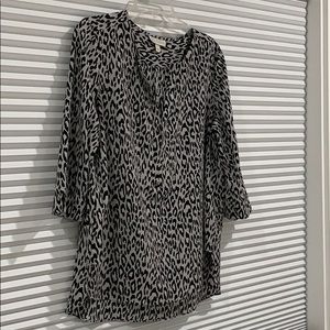 Open V, 3/4 length sleeve, blouse, breezy, light